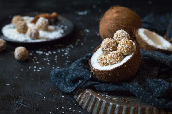 raw coconut balls-2