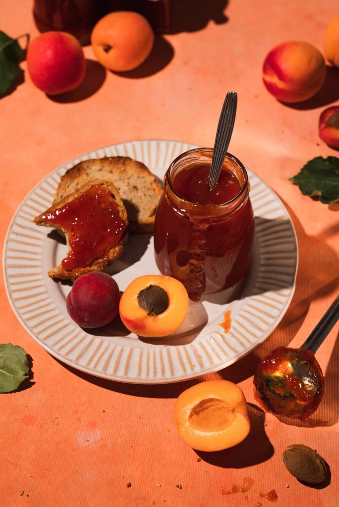 no pectin fresh apricot jam recipe served on piece of toasted bread