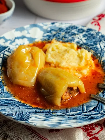 croatian stuffed peppers in tomato sauce