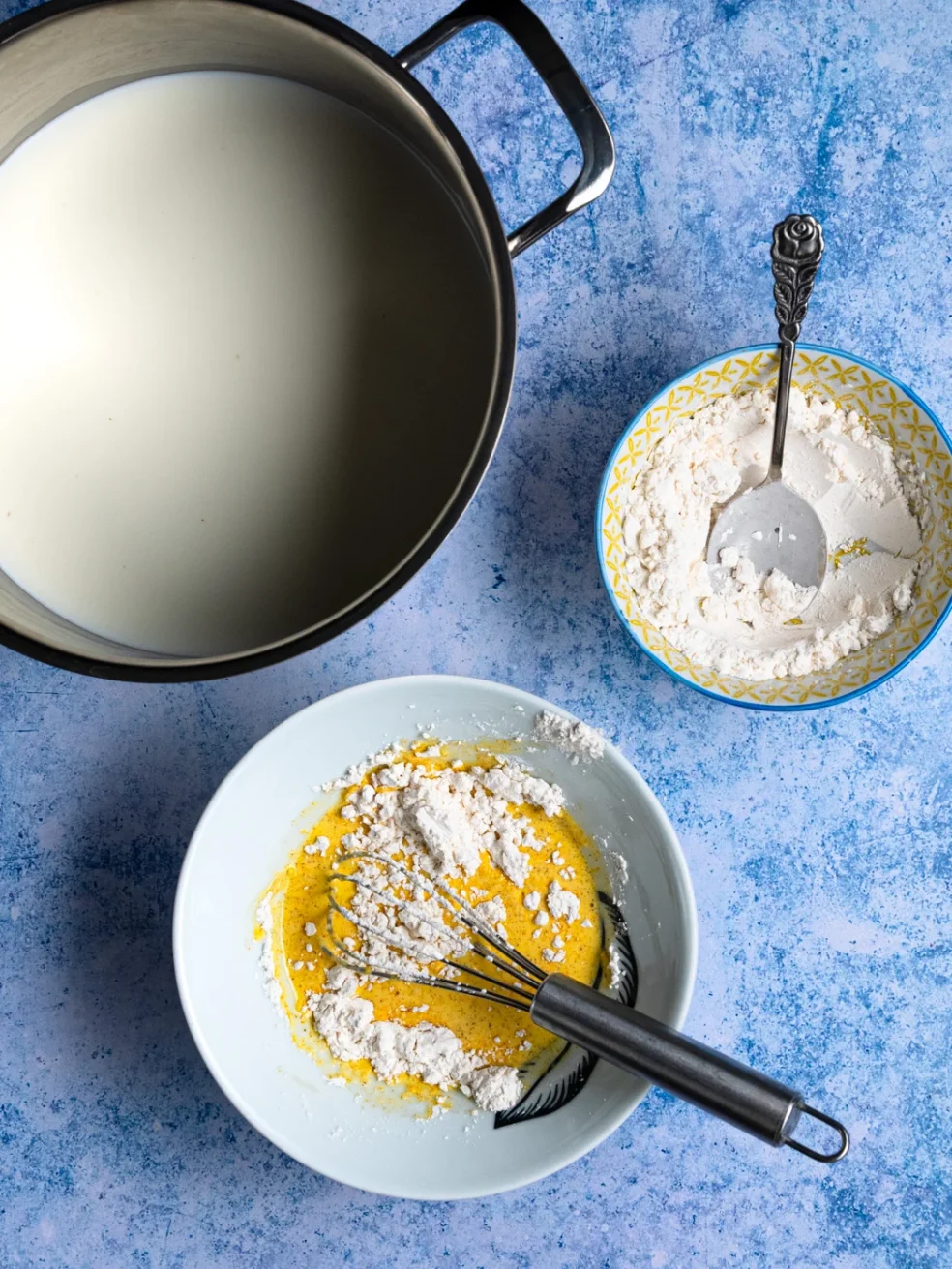 making vanilla pudding
