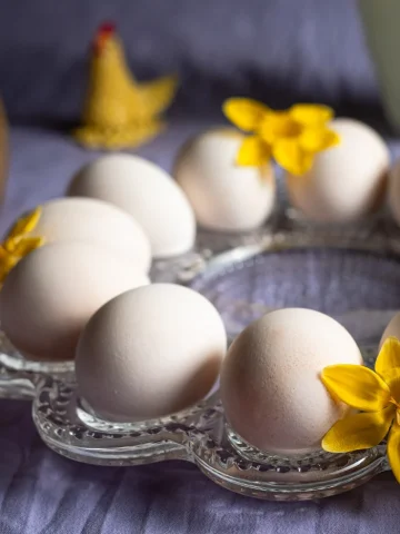 How to Whiten Brown Eggs for Easter