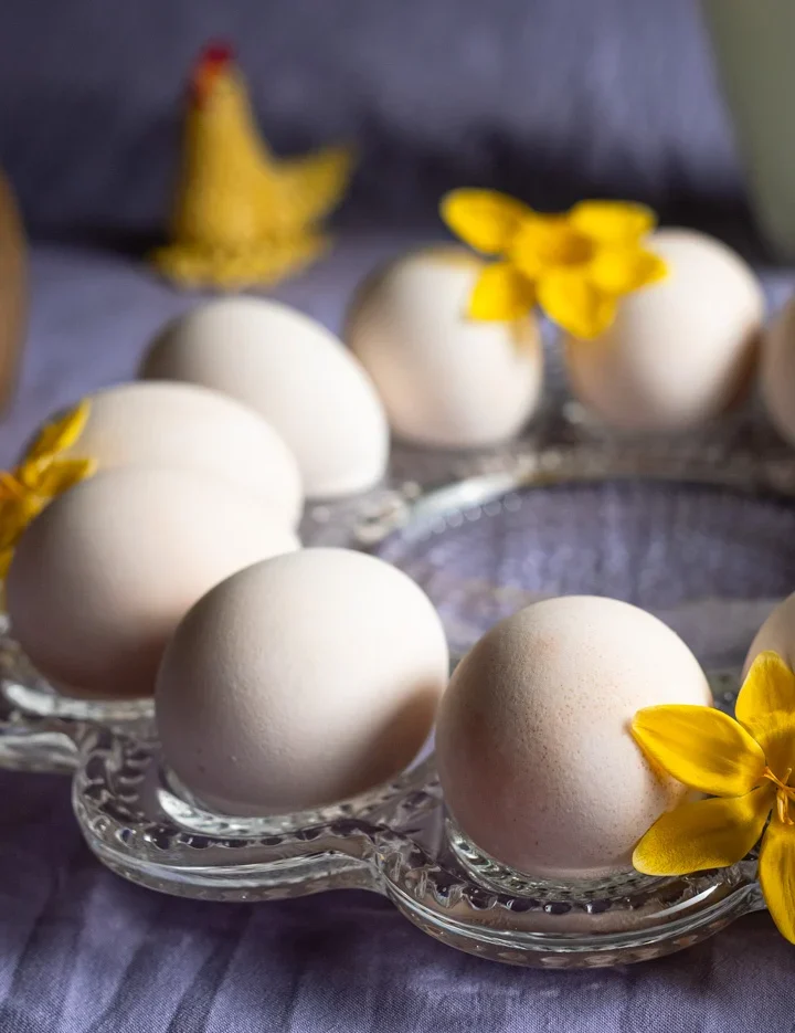 How to Whiten Brown Eggs for Easter