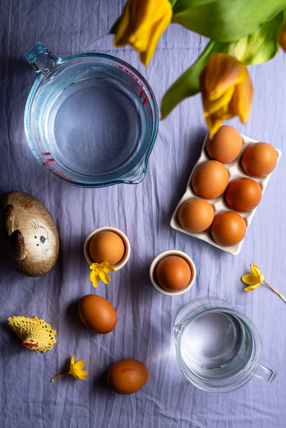 ingredients needed for whitening brown eggs for easter