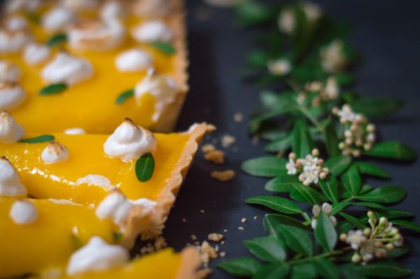Lemon meringue tart Classic lemon meringue tart