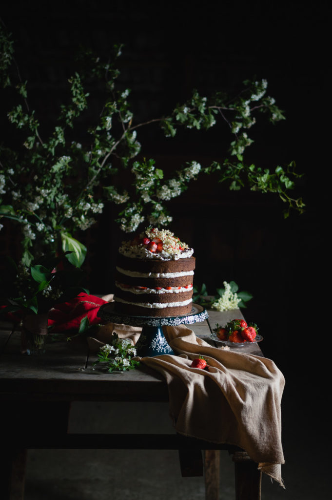 čokoladna torta s jagodama i mascarponeom