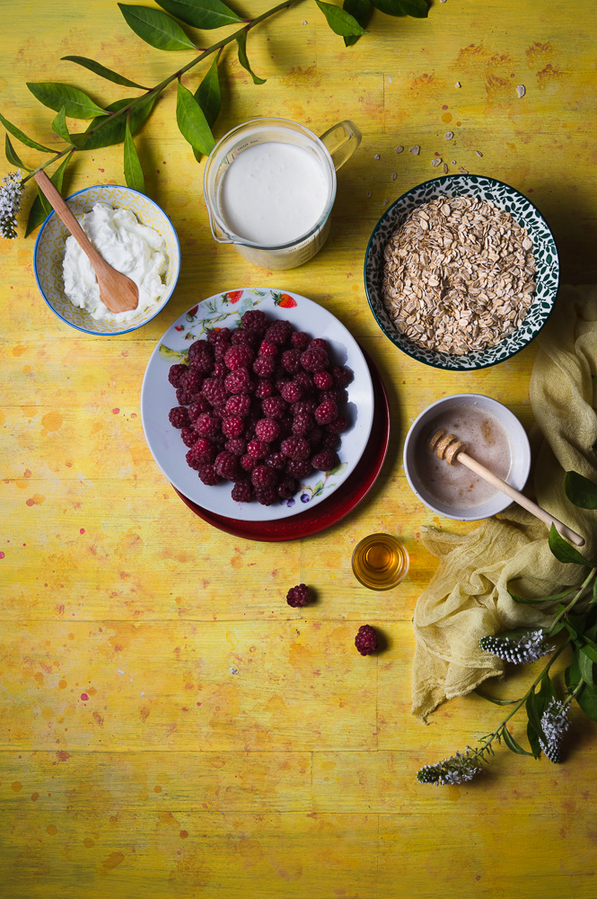ingredients for scottish cranachan dessert