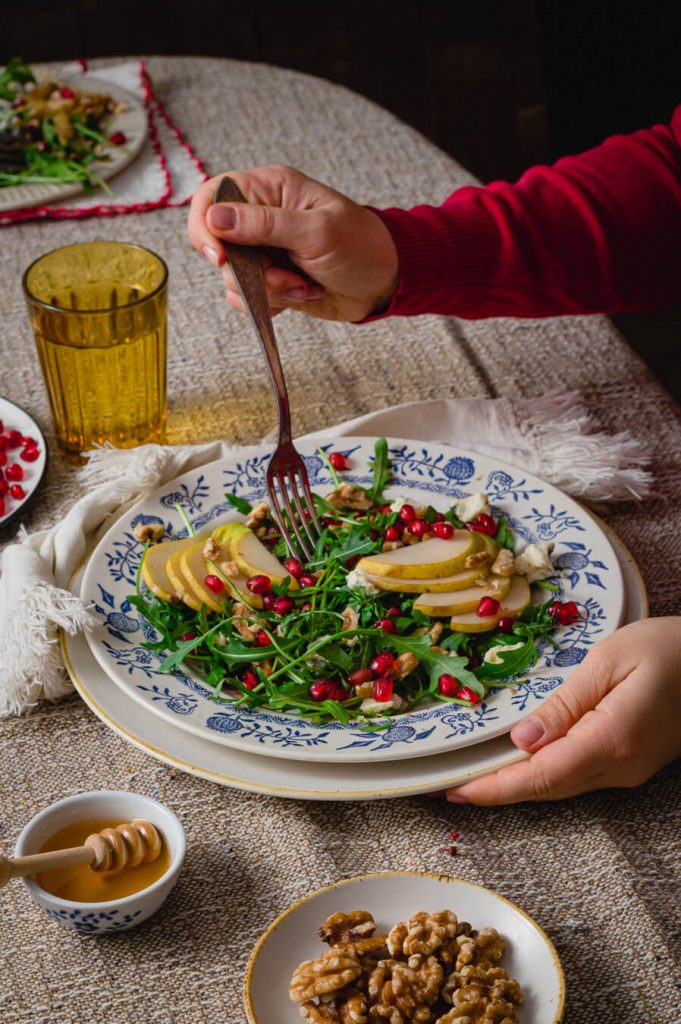 salata s rikolom, kruškama i plavim sirom